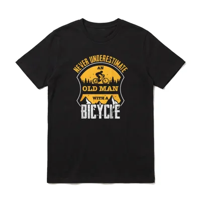 Alter Mann mit Fahrrad T-Shirt – Klassisches T-Shirt in Schwarz