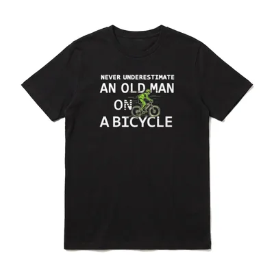 Grandpa Never Underestimate Old T-Shirt – Klassisches T-Shirt in Schwarz