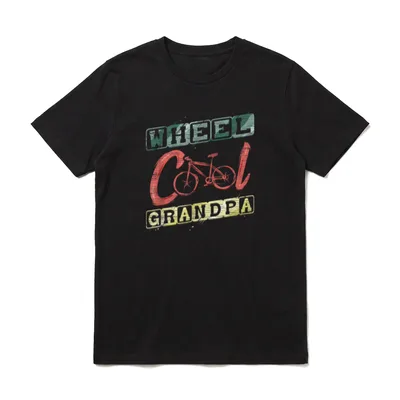 Fahrrad Tour Radsport T-Shirt – Schriftzug „Wheel Cool Grandpa“ mit Fahrrad-Illustration – Klassisches T-Shirt in Schwarz