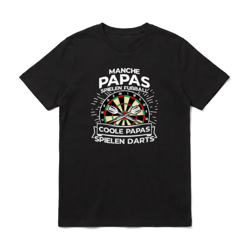 Darts T-Shirt lustig – Dartbrett mit zwei Pfeilen und weißer Schrift über coole Papas – Klassisches T-Shirt in Schwarz