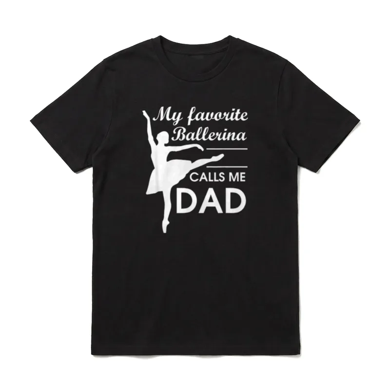 Ballerina Dad Ballet Dancer T-Shirt – Ballerina in Spitzenpose, Schriftzug „Calls Me Dad“ – Klassisches T-Shirt in Schwarz