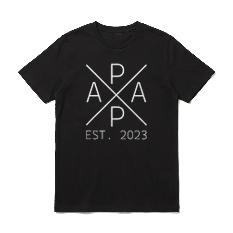 Stolzer Papa 2023 befördert T-Shirt – PAPA im X-Design, darunter EST. 2023 – Klassisches T-Shirt in Schwarz