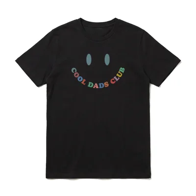 Cool Dads Club T-Shirt – Buntes Smiley mit dem Text COOL DADS CLUB – Klassisches T-Shirt in Schwarz