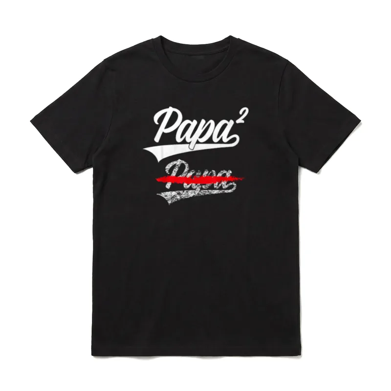 PAPA HOCH 2 VATERTAG T-Shirt – Papa hoch zwei Schriftzug mit rotem Querstreich – Klassisches T-Shirt in Schwarz