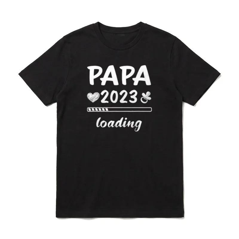 Papa 2023 loading Nachwuchs T-Shirt – Klassisches T-Shirt in Schwarz
