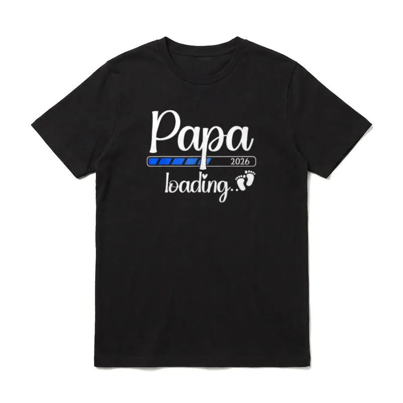 Papa 2026 Loading 2026 T-Shirt – Klassisches T-Shirt in Schwarz