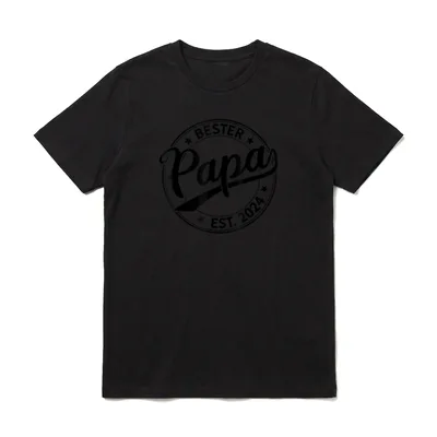 Vater seit 2024 Papa T-Shirt – Kreissymbol mit Bester Papa Est. 2024 und vier Sternen – Klassisches T-Shirt in Schwarz