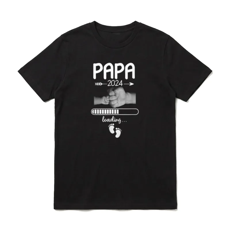 Papa 2024 Loading Werden T-Shirt – Klassisches T-Shirt in Schwarz