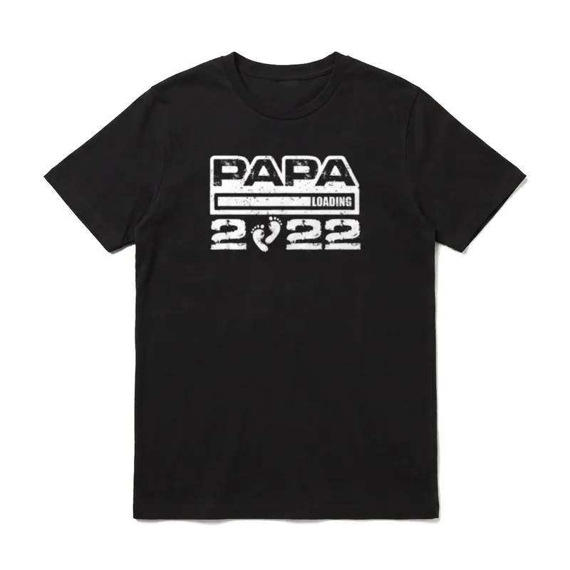 Du wirst Papa Loading 2022 T-Shirt – Schriftzug „PAPA LOADING 2022“ mit Babyfuß-Symbol – Klassisches T-Shirt in Schwarz