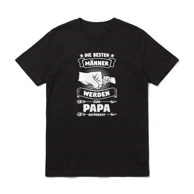 Männer werden zum Papa T-Shirt – Klassisches T-Shirt in Schwarz