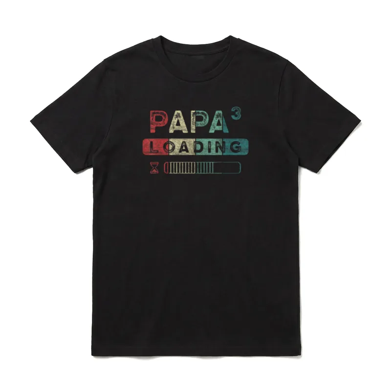 Baby Ankündigung Papa 3. T-Shirt – Schriftzug PAPA hoch 3, LOADING, Ladebalken mit Sanduhr – Klassisches T-Shirt in Schwarz