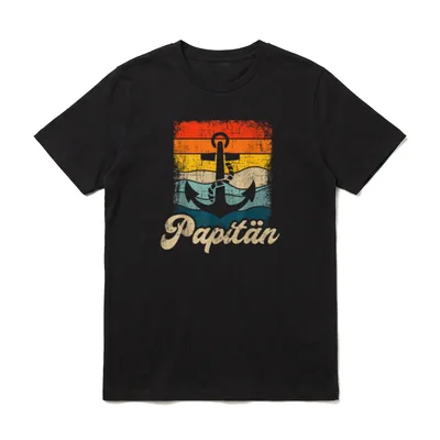 Papitän retro für Papa T-Shirt – Retro-Anker mit Papitän-Schriftzug auf bunten Streifen – Klassisches T-Shirt in Schwarz