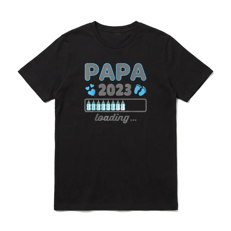 Ich Werde Papa . T-Shirt – PAPA 2023 loading mit Flaschen-Progressbar und blauen Herzen – Klassisches T-Shirt in Schwarz