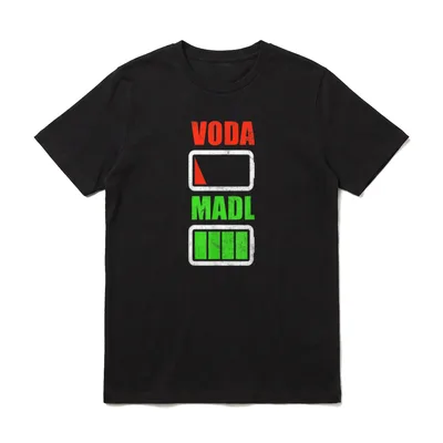 Voda Madl Dialekt Papa T-Shirt – VODA in Rot mit leerem Akku, MADL in Grün mit vollem Akku – Klassisches T-Shirt in Schwarz