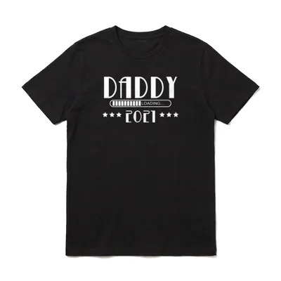Daddy 2021 Loading Werdender T-Shirt – Klassisches T-Shirt in Schwarz
